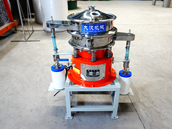 設(shè)計(jì)精巧耐用，網(wǎng)孔不堵塞、粉末不飛揚(yáng)，雜質(zhì)、粗料自動(dòng)排出