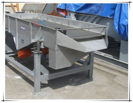 1025直線(xiàn)振動(dòng)篩出料口